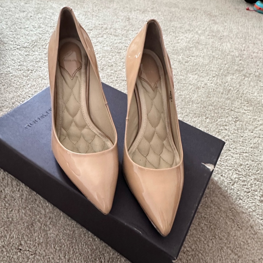 Beige high heels size US6.5 only wore once in commencement ceremony